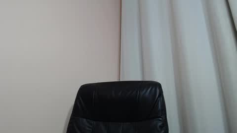 saradorj92 online show from January 2026 02:37:02 AM