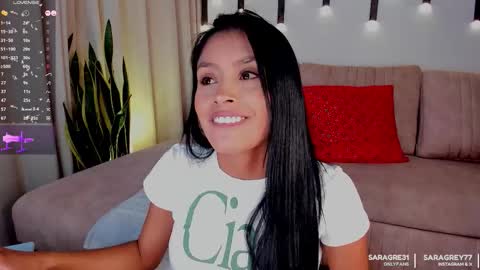 Snapshot of saragrey31 chatting on November 2025 01:35:02 PM Sara Grey online show from November 2025 01:35:02 PM