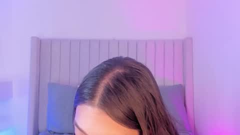 Sarah Bonneth online show from December 2025 11:18:01 AM