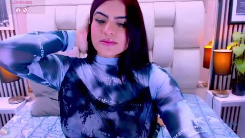 Snapshot of sarah_cream chatting on April 2026 05:07:02 AM Sarah online show from April 2026 05:07:02 AM