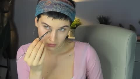 Sarah online show from October 2025 01:45:02 PM