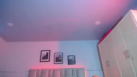 sarah foxx  online show from November 2025 01:54:01 PM