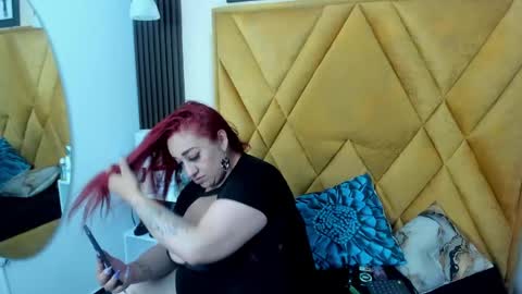 Snapshot of sarah_moonx chatting on May 2026 06:57:01 PM Sarah Moonx online show from May 2026 06:57:01 PM