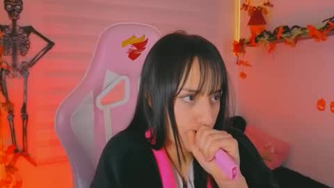 Sarah Ramirez online show from October 2025 08:15:02 AM