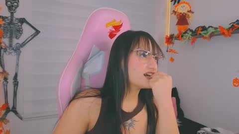 Sarah Ramirez online show from October 2025 04:31:01 AM