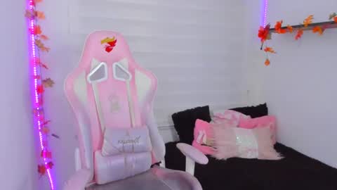 Sarah Ramirez online show from November 2025 03:06:01 AM