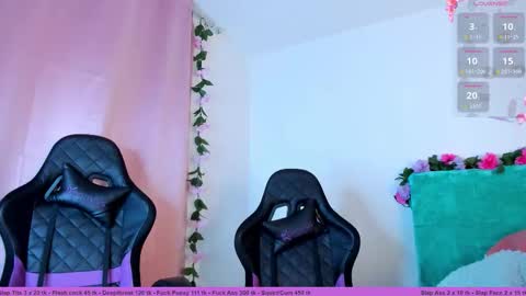 Sarah  Zack online show from December 2025 06:58:02 PM