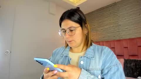 Sarah Deyvis online show from September 2025 12:51:02 PM