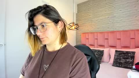 Sarah Deyvis online show from September 2025 07:51:02 PM