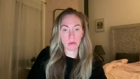 Snapshot of sarahgiroux86 chatting on April 2026 05:13:01 AM Sarah online show from April 2026 05:13:01 AM