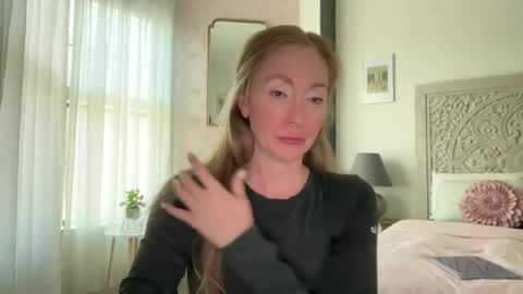 Snapshot of sarahgiroux86 chatting on June 2026 08:07:02 PM Sarah online show from June 2026 08:07:02 PM