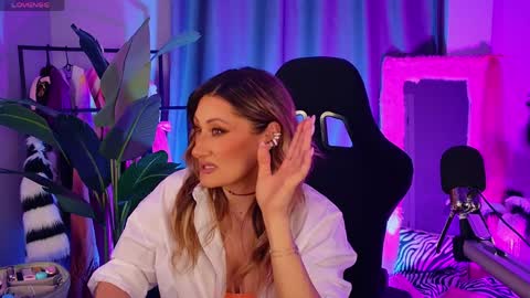 Divine Sarah NONUDE model online show from April 2026 03:57:02 PM