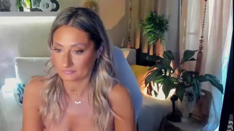 Divine Sarah NONUDE model online show from July 2026 02:01:02 PM
