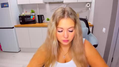 Sarah online show from October 2025 02:56:02 PM