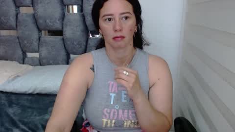 Snapshot of sarahott_1 chatting on December 2024 02:55:01 PM Lia online show from December 2024 02:55:01 PM
