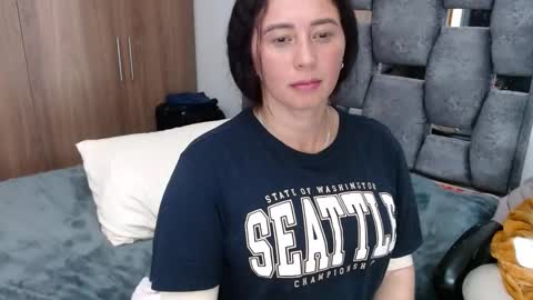 Snapshot of sarahott_1 chatting on December 2024 11:18:01 PM Lia online show from December 2024 11:18:01 PM
