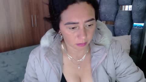 Snapshot of sarahott_1 chatting on January 2025 07:50:02 PM Lia online show from January 2025 07:50:02 PM