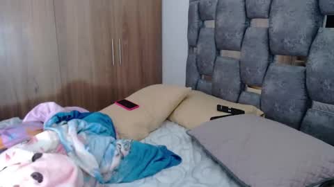 Snapshot of sarahott_1 chatting on January 2025 02:32:01 PM Lia online show from January 2025 02:32:01 PM
