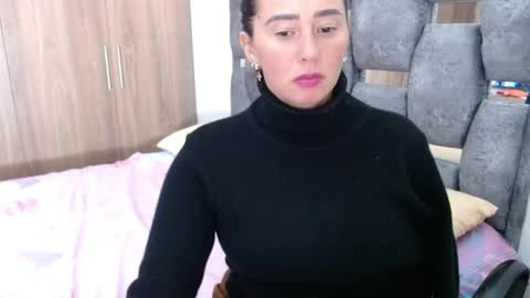 Snapshot of sarahott_1 chatting on January 2025 07:18:02 PM Lia online show from January 2025 07:18:02 PM