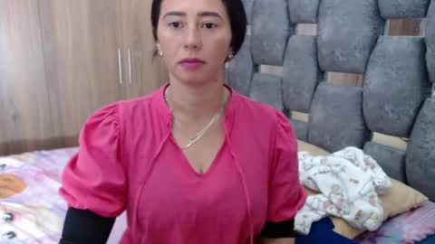 Snapshot of sarahott_1 chatting on February 2025 08:26:02 PM Lia online show from February 2025 08:26:02 PM