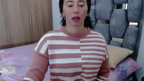 Snapshot of sarahott_1 chatting on February 2025 12:36:01 PM Lia online show from February 2025 12:36:01 PM
