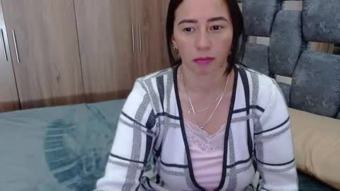 Snapshot of sarahott_1 chatting on March 2025 12:34:01 PM Lia online show from March 2025 12:34:01 PM