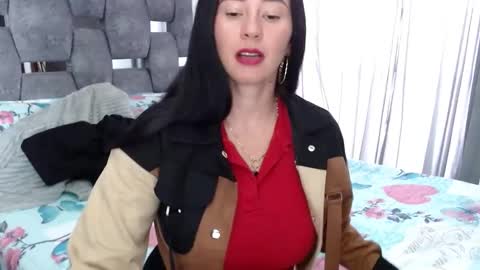 Snapshot of sarahott_1 chatting on September 2025 08:24:02 PM Lia online show from September 2025 08:24:02 PM