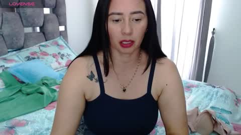 Snapshot of sarahott_1 chatting on September 2025 08:24:01 PM Lia online show from September 2025 08:24:01 PM