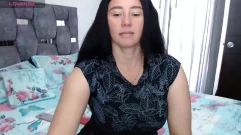 Snapshot of sarahott_1 chatting on October 2025 04:18:01 PM Lia online show from October 2025 04:18:01 PM