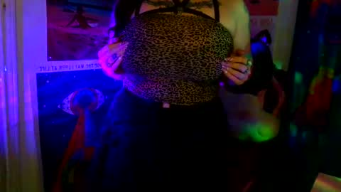 Snapshot of saraht666 chatting on April 2026 05:16:02 AM Sarah T online show from April 2026 05:16:02 AM