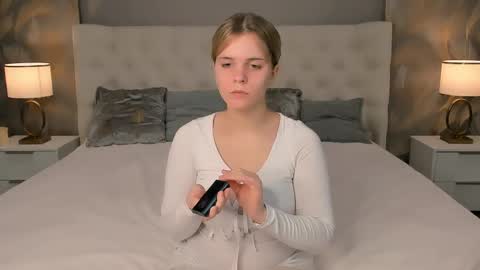 sarahwantslove online show from April 2026 08:31:02 PM