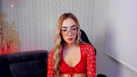 Snapshot of sarajonesxxx chatting on December 2025 04:02:01 PM Sara jones online show from December 2025 04:02:01 PM