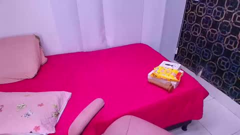 Sara  online show from February 2025 12:00:02 PM