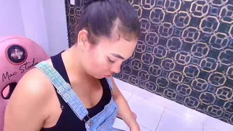 Sara  online show from February 2025 11:54:01 AM