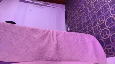 Sara  online show from October 2025 12:06:01 PM