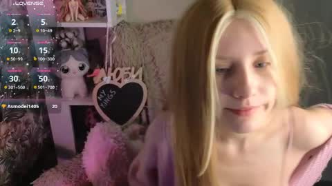 Snapshot of sarakaell chatting on April 2026 01:43:02 AM Sara online show from April 2026 01:43:02 AM