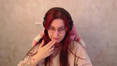 Snapshot of sarakinski chatting on May 2026 12:35:02 PM Sara online show from May 2026 12:35:02 PM