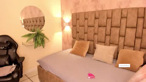 Sara online show from September 2025 12:38:02 PM