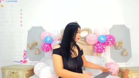 Snapshot of saralloyd chatting on January 2025 11:30:02 AM Sara online show from January 2025 11:30:02 AM