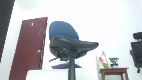 Saraloves online show from March 2026 10:54:01 AM