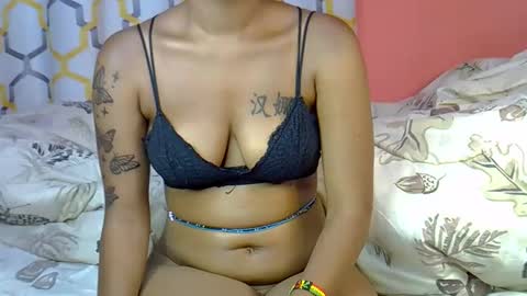 Sarah online show from November 2025 03:37:02 AM