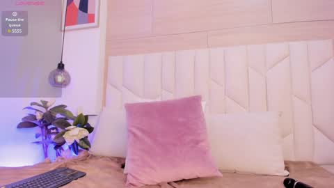 Sara online show from February 2025 10:21:02 PM