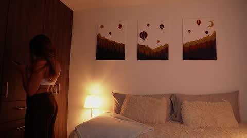 Sara online show from October 2025 10:52:01 PM