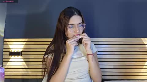 Sara online show from December 2025 07:10:01 PM