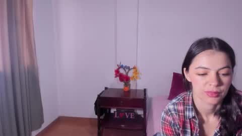 Snapshot of sarasweet_4 chatting on October 2025 02:41:01 PM Sara   online show from October 2025 02:41:01 PM