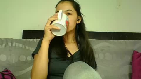 Sara   online show from November 2025 07:13:01 PM