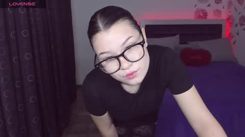 Snapshot of saravivid chatting on May 2026 11:29:02 AM SaraVivid online show from May 2026 11:29:02 AM