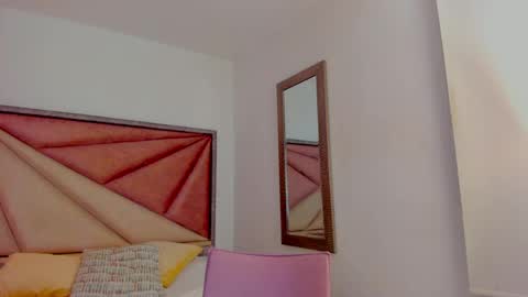 Snapshot of sarawagner_ chatting on May 2026 12:19:02 AM online show from May 2026 12:19:02 AM