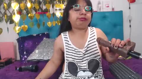 Snapshot of sarawiills chatting on January 2025 01:34:01 PM Sara Wills online show from January 2025 01:34:01 PM