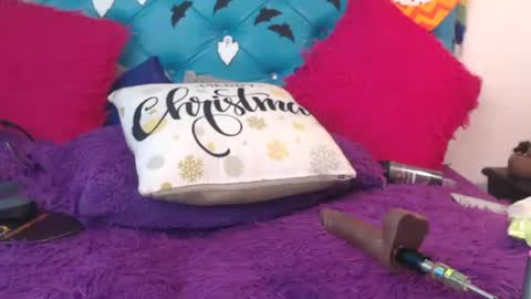 Snapshot of sarawiills chatting on October 2025 02:18:01 PM Sara Wills online show from October 2025 02:18:01 PM